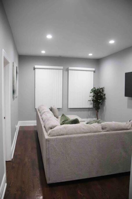 Upscale Apartment Westside Of Σικάγο Εξωτερικό φωτογραφία